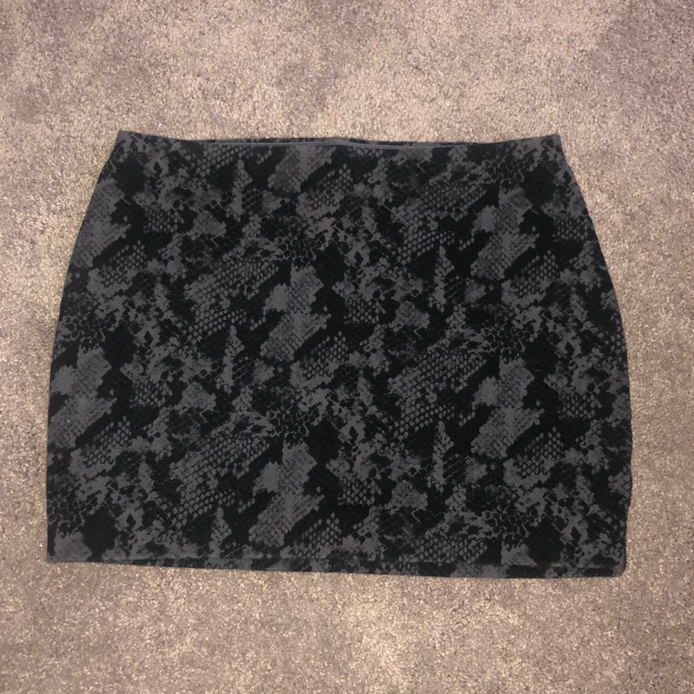 Snake Skin print cotton {{Express}} mini skirt